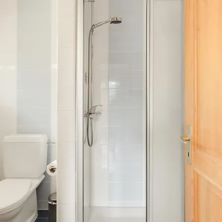 Alpine Sunset L Attique L Golf L By Cosyhome アパート